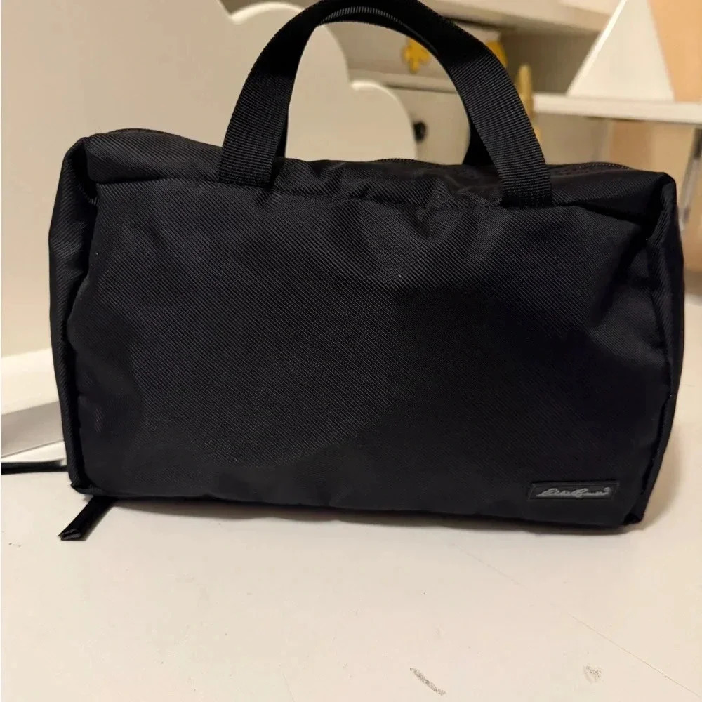 Eddie Bauer Travel bag for men new conditions 11X7X4 inches
